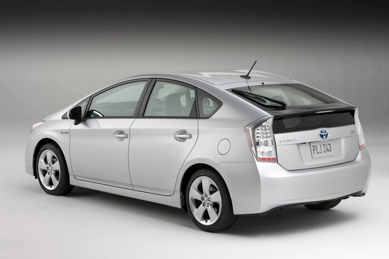 Gambar Toyota Prius Harga Jual Bekas Second Tinggi 2014 