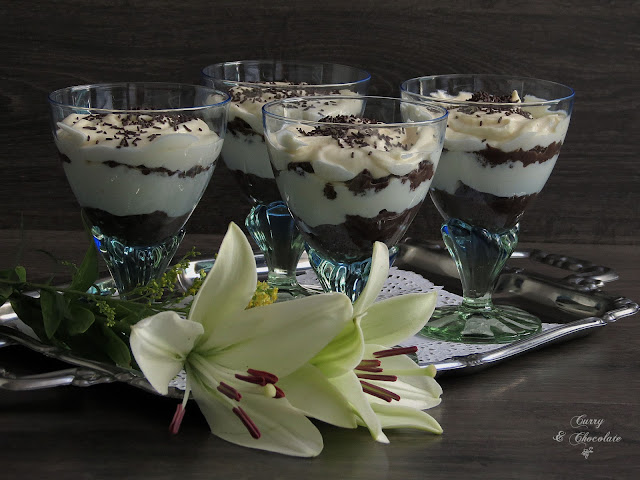 Tiramisú en copas con crema de mascarpone - Tiramisu in glasses