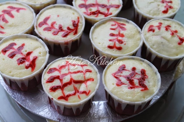 Red Velvet Cheese Brownies Cupcakes Untuk Anak Anak Yatim 