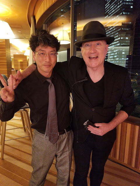 ヒルトン東京、スチュアートオーさんとあんみつ先生の記念写真