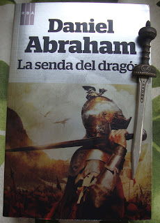 Portada del libro La senda del dragón, de Daniel Abraham