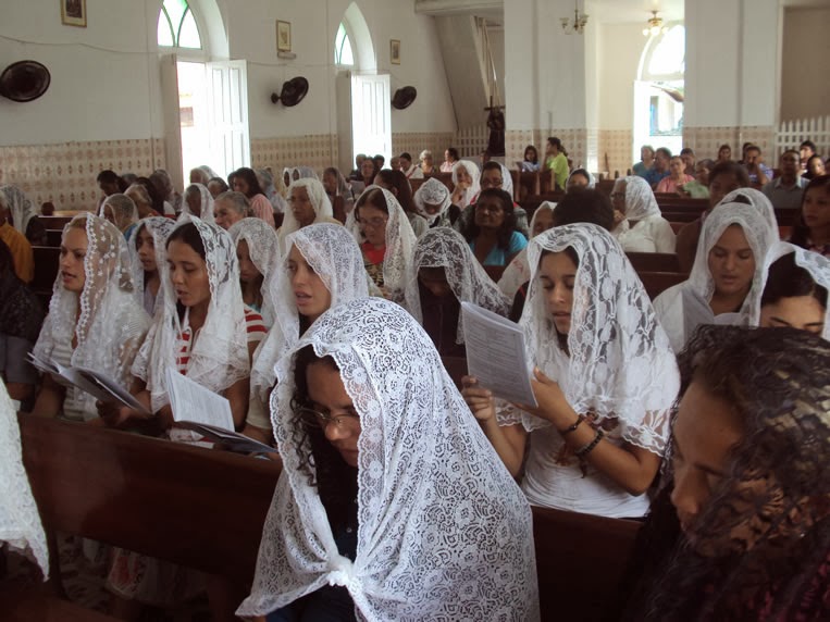 "Morro" por Cristo: "Usar véu na Igreja é coisa do passado 