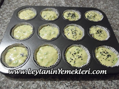 Zeytinli Pırasalı Muffin Yapımı