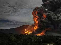 I-news Indonesia -  Gunung Sinabung Mengamuk, Beberapa Desa Gelap Gulita dan Berabu Tebal