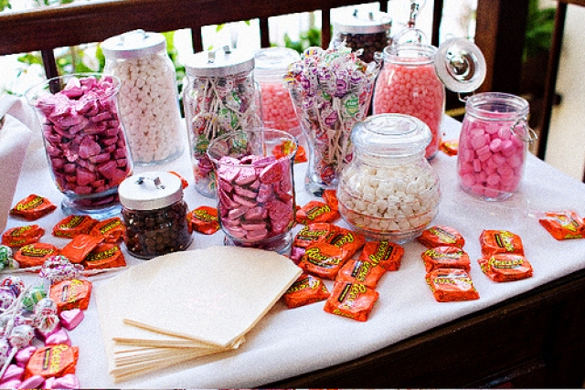 Candy buffets are becoming a popular attraction for parties birthdays 