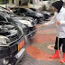 Akting Cuci Mobil Sendiri, Pencitraan Risma Tak Laku di DKI