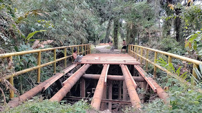 Setelah Sekian Lama, Akhirnya Jembatan Penghubung Di Desa Siabu Mulai Diperbaiki 