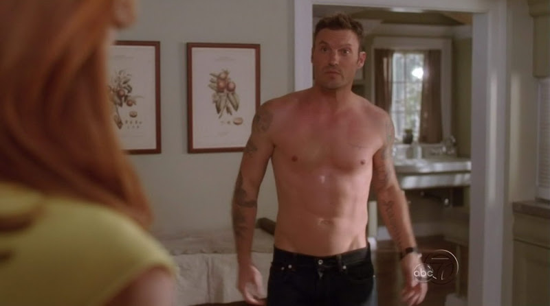 Brian Austin Green Shirtless on Desperate Housewives s7e02