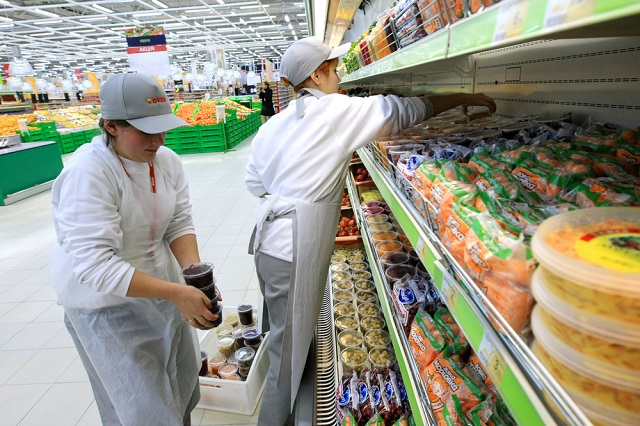 SE BUSCA REPOSITOR Y CAJERA PARA SUPERMERCADO