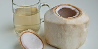 LUAR BIASA! Inilah Manfaat Bagi Tubuh Kita jika minum air kelapa selama seminggu penuh!!