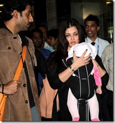 Aishwarya Rai with_baby_aaradhya
