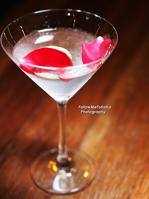 English Rose – Wild, & Impossible To Forget ~ Hendrick’s With Rose Petals, Lime Slices & Rosewater Tonic