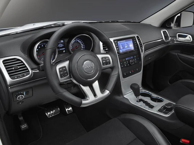 Jeep Grand Cherokee SRT Limited Edition - interior