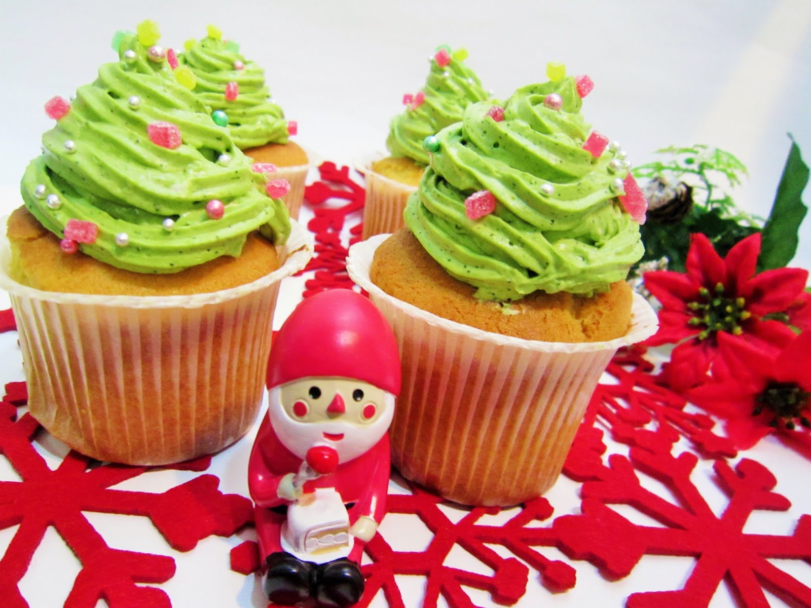 Hmで簡単 クリスマスカップケーキ Satorisuのおいしいごはんとお菓子
