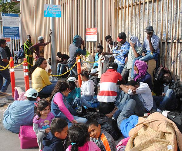 Estados/Avalancha de africanos y haitianos en Tijuana