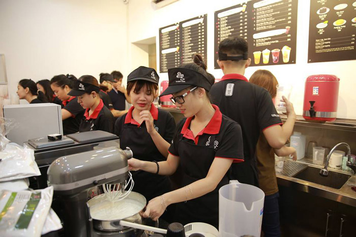 Nhân viên quán trà sữa GongCha