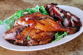 Best 10 Roast Pork in JB Malaysia. Restoran Oktober in Johor Jaya Bakawali 洪记烧腊鸡饭