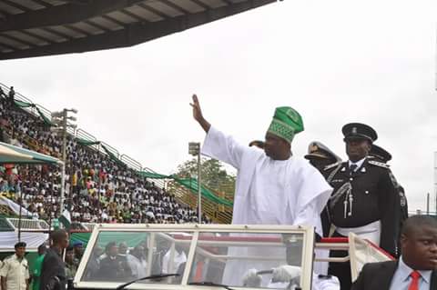 Amosun cancels revenue collection points for Local governments, says Ogun loses N5bn monthly.
