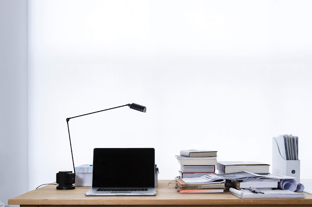 desk Photo by freddie marriage on Unsplash