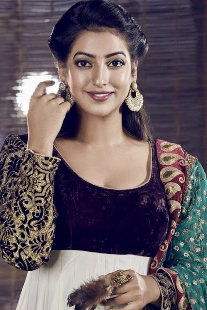 Telugu actress hot photoshoot pics Tarunika singh 