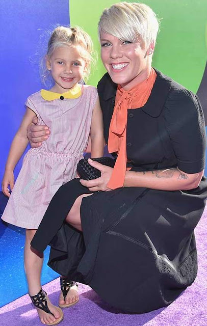 Foto de Pink feliz junto a su hija