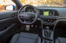 Interior view of 2017 Hyundai Elantra Sport