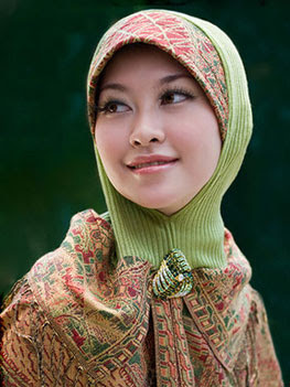 Beautiful Muslimah: Indonesian Hijab Fashion Online Boutique