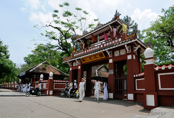 Quoc Hoc Hue high school today