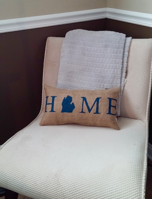 Michigan Home burlap pillow - linaandvi.blogspot.com