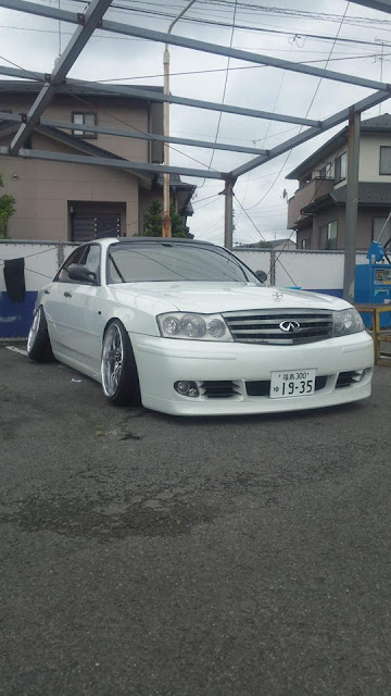 carro tuning branco rebaixado