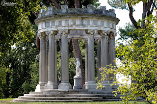 Templete de Baco en El Capricho de Madrid. Fotografía de Daniel Salvador