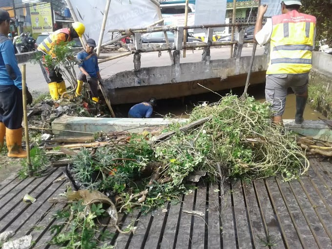 Warga Diminta Stop Buang Sampah Ke Kali