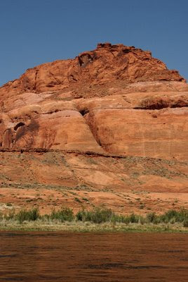 the rock cliffs on the inside loop of the famous Horseshoe Bend