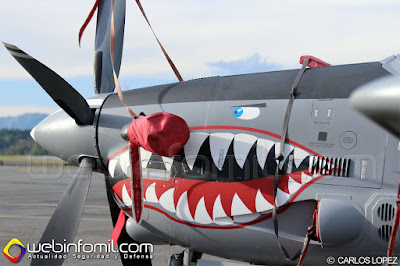 Detalle del "nose art" de un A-29B Supertucano de la Fuerza Aérea Colombiana.