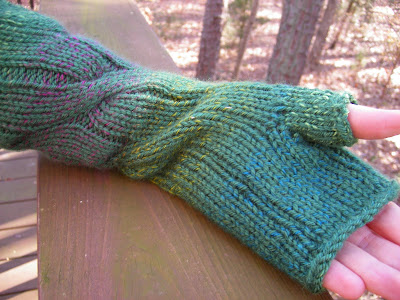 fingerless gloves pattern. fingerless mittens rather