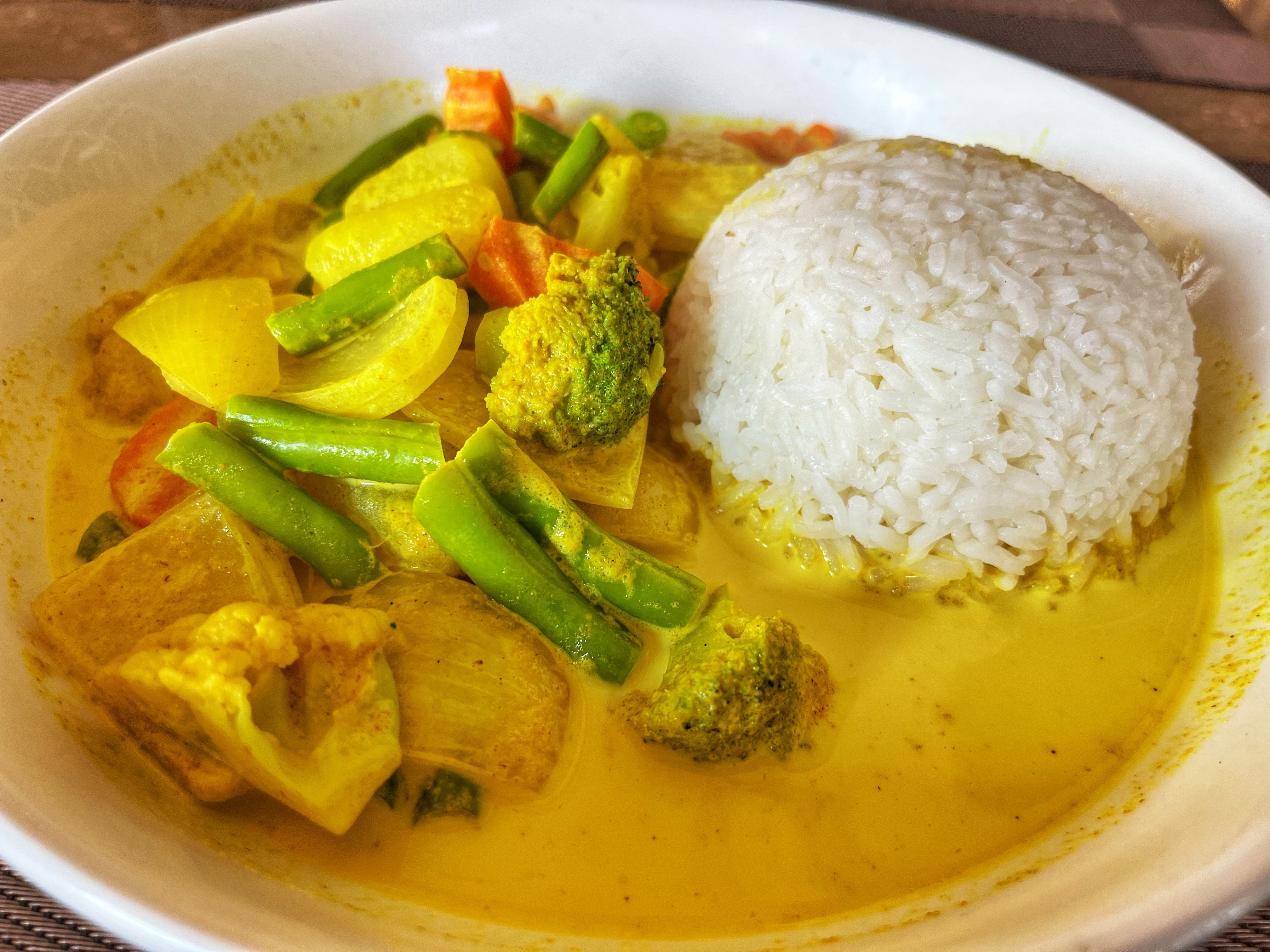 Vegetable Yellow Curry by Lin's Café, Savannakhet, Laos