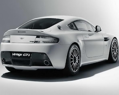 2011 Aston Martin Vantage GT4