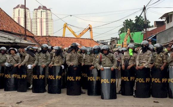 Satpol PP DKI Bakal Tutup Kantor yang Beroperasi saat PSBB