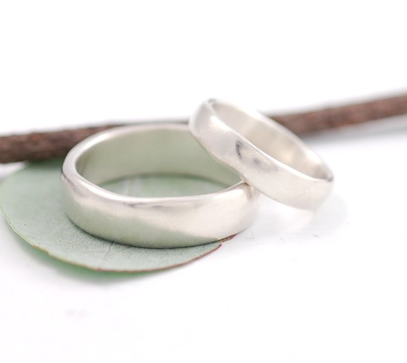 Beth Cyr's Weddings I'm in love with the creamy calm texture of these rings