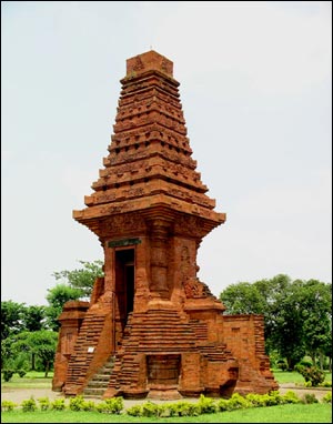 KILAS BALIK NUSANTARA: Candi Bajang Ratu