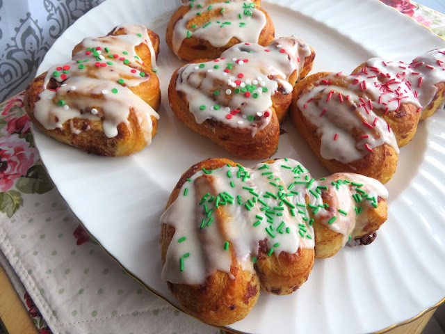 Easy Cinnamon Roll Christmas Trees