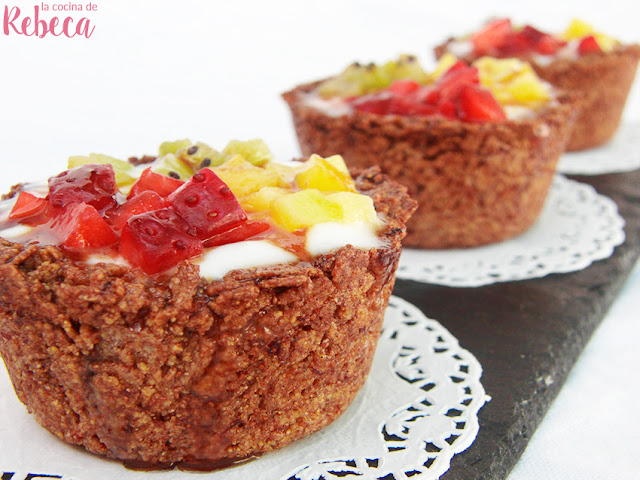 Tartaletas de teff con yogur y fruta