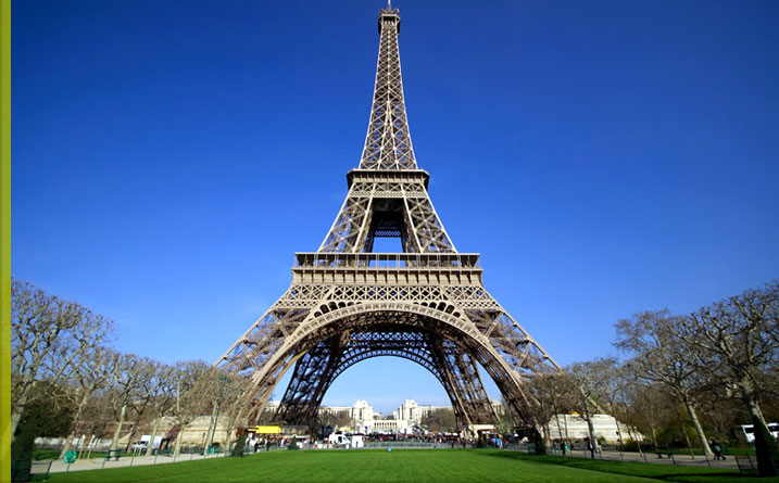 Gambar atau Foto Menara  Eiffel  dari  berbagai Sudut