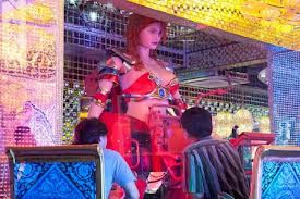 Restoran Ini Sajikan Robot Wanita Seksi