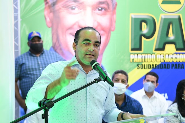 PAL proclama a Robert De La Cruz como su candidato a senador