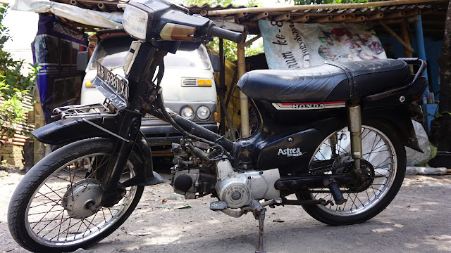 JUAL BELI MOTOR BEKAS - Dijual Motor Honda Astrea Star       Honda Astrea Star     Tahun 1991     Plat Ab Sleman     Atas nama tangan pertama     Pajak mati sejak 2013     STNK, BPKB, FAKTUR ada     Kondisi fisik seperti di foto     Mesin bagus.     Mesin kering oli tidak rembes.   Harga 2,1 juta nego   Alamat: Dusun kedaton, Pleret, Bantul, Yogyakarta.  Whatsapp: 08179442249