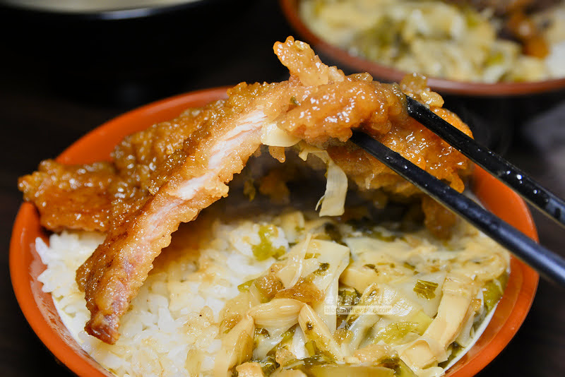 萬華鱸魚湯,魯肉飯,萬華知高飯,豬腳飯