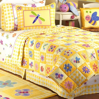 Bedcover for the colorful children's bed