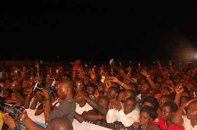 Photos Of MI, Ice Prince, NaetoC, Dr SID and Others with Fans at The Star Music Trek Lokoja