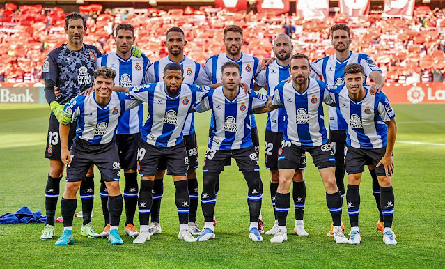 R. C. D. ESPANYOL DE BARCELONA. Temporada 2021-22. Diego López, Cabrera, Yangel Herrera, David López, Áleix Vidal, Sergi Gómez. Nico Melamed, Tonny Vilhena, Adrián Embarba, Sergi Darder y Javi Puado. GRANADA C. F. 0 R. C. D. ESPANYOL DE BARCELONA 0 Domingo 22/05/2022, 20:00 horas. Campeonato de Liga de 1ª División, jornada 38. Granada, estadio Nuevo Los Cármenes; 17.951 espectadores. GOLES: No hubo.